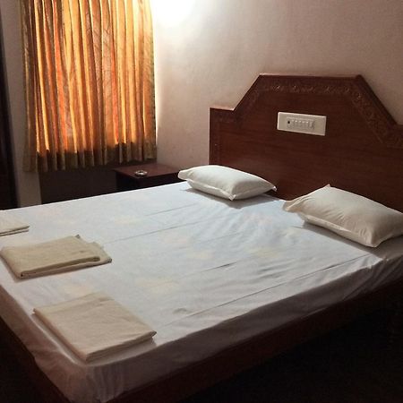 Sakthi Lodge Dharapuram Quarto foto
